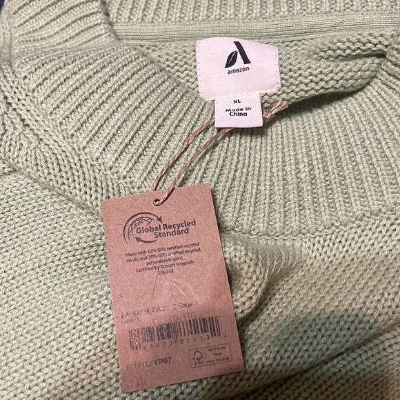 NWT Men's Regular-Fit Crew Neck Sweater XL - Picture 4 of 4